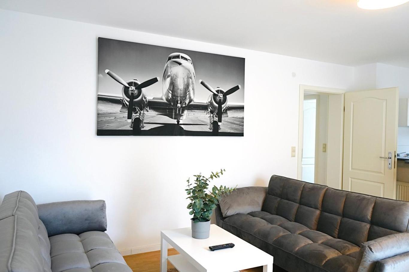 Stilvolles Apartment In Stadtnaehe-Parkplatz- 4 Personen- Balkon Wolfsburg Kültér fotó