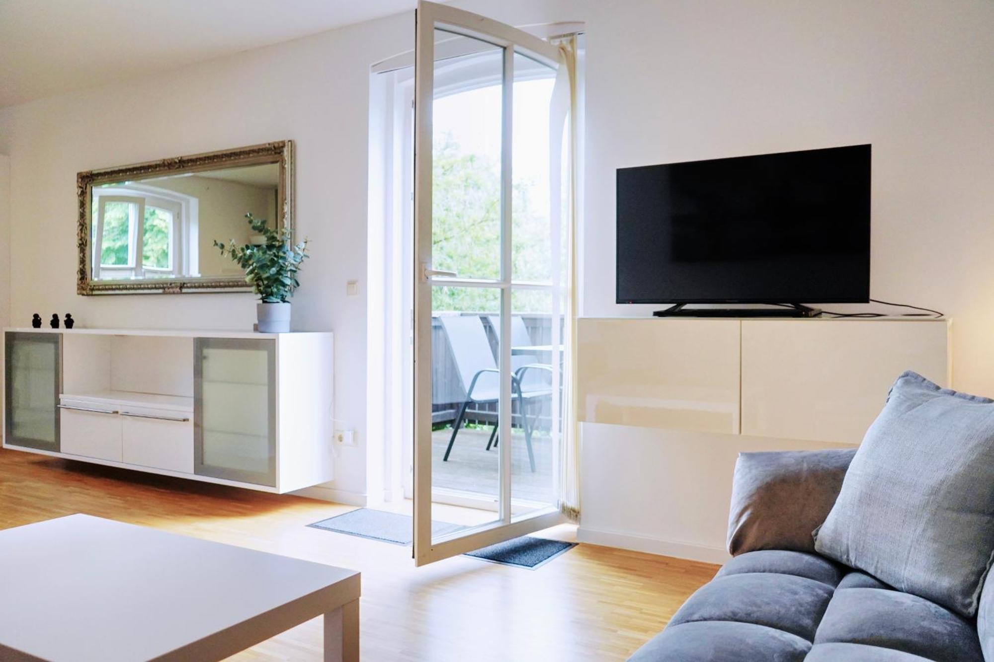 Stilvolles Apartment In Stadtnaehe-Parkplatz- 4 Personen- Balkon Wolfsburg Kültér fotó