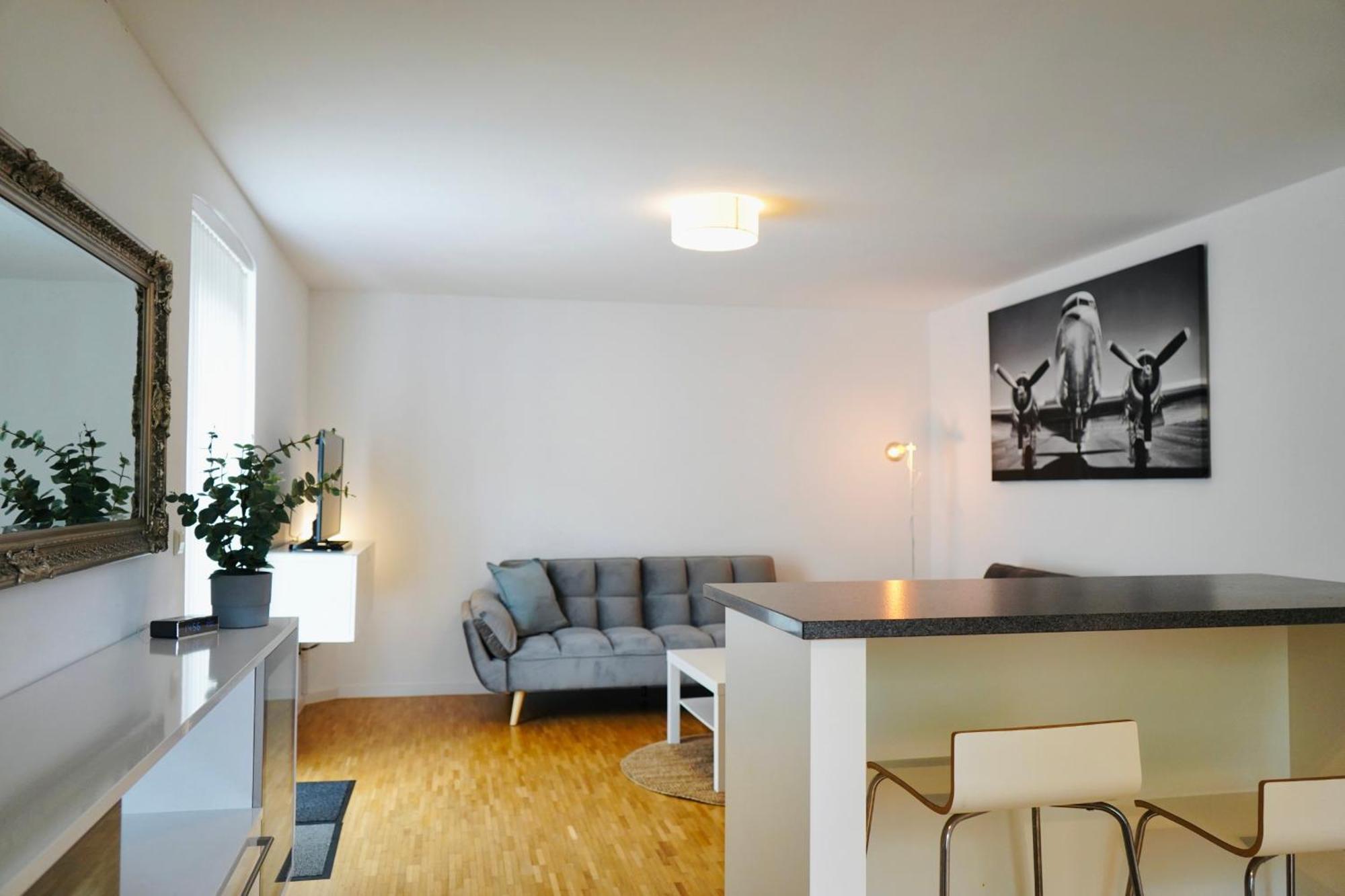 Stilvolles Apartment In Stadtnaehe-Parkplatz- 4 Personen- Balkon Wolfsburg Kültér fotó