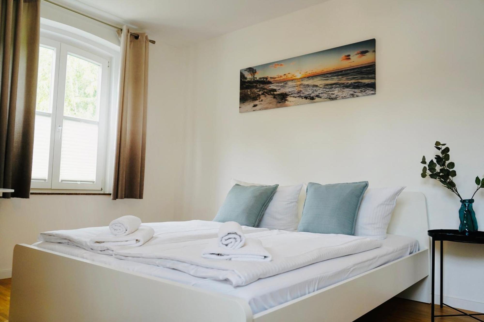 Stilvolles Apartment In Stadtnaehe-Parkplatz- 4 Personen- Balkon Wolfsburg Kültér fotó
