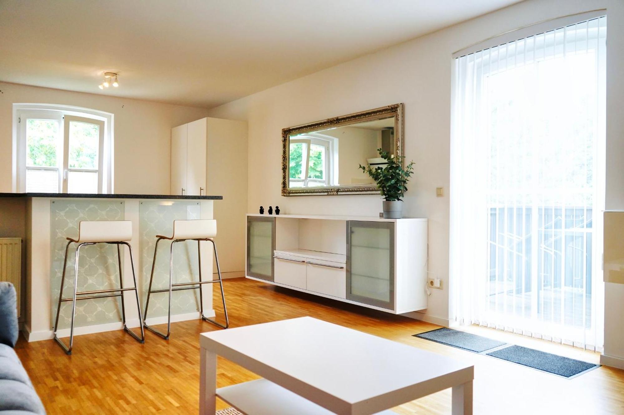 Stilvolles Apartment In Stadtnaehe-Parkplatz- 4 Personen- Balkon Wolfsburg Kültér fotó
